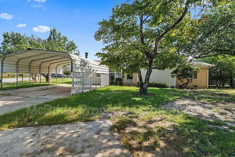 3008 Claudia Dr