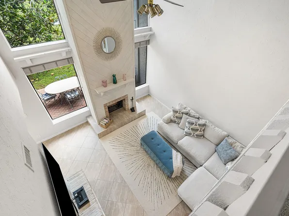 6595 Parkview Drive #D, Boca Raton, FL 33433