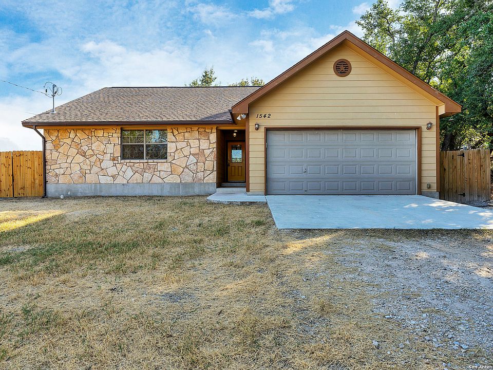1st image of 1542 Canyon Bend