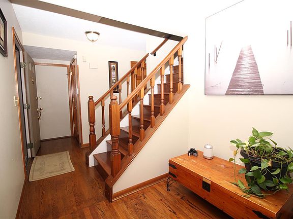 3rd image of 6864 Glen Arbor Dr
