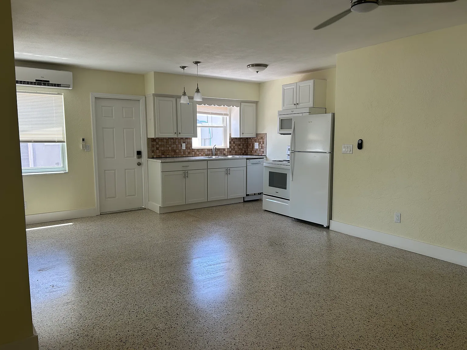 14046 Miramar Ave — Photo 2