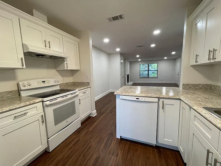 3720 Donovan Dr #C — Photo 9