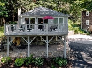 203 Manor Rd, Southbury, CT 06488