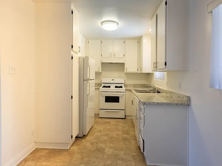 Fair Oaks 1471 — Photo 4