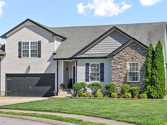 3rd image of 667 Wild Fox Ct