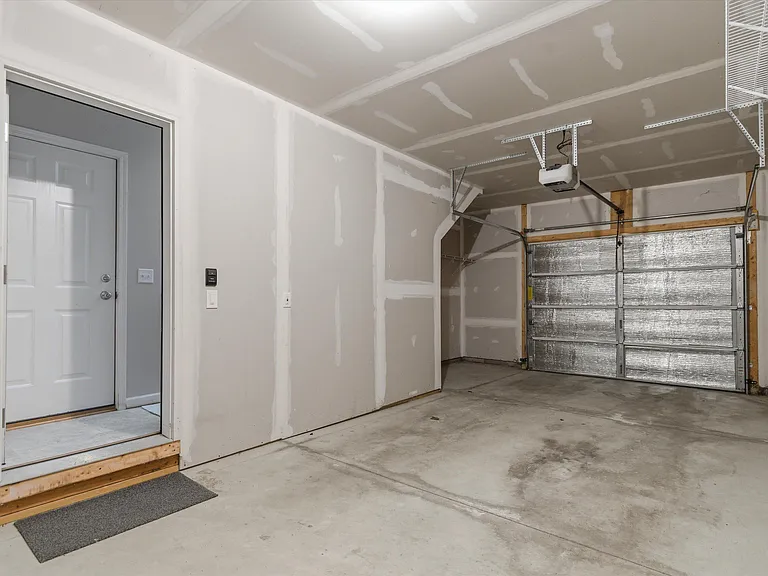 1304 Riversedge Dr — Photo 36