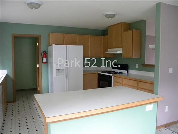 4th image of 10419 192nd Street Ct E