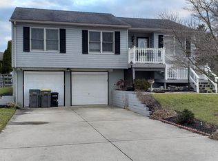10 Coolidge Ct, Newark, DE 19702