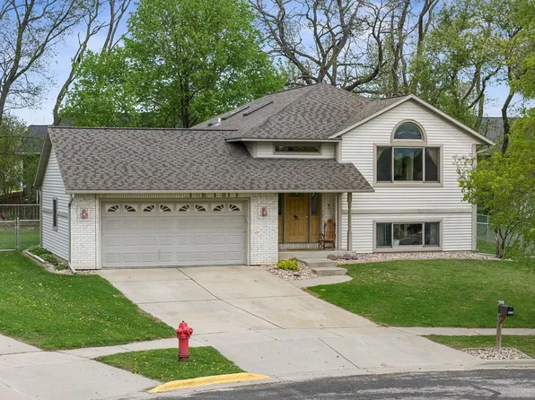 2366 Reinhardt Ct, Reedsburg, WI 53959