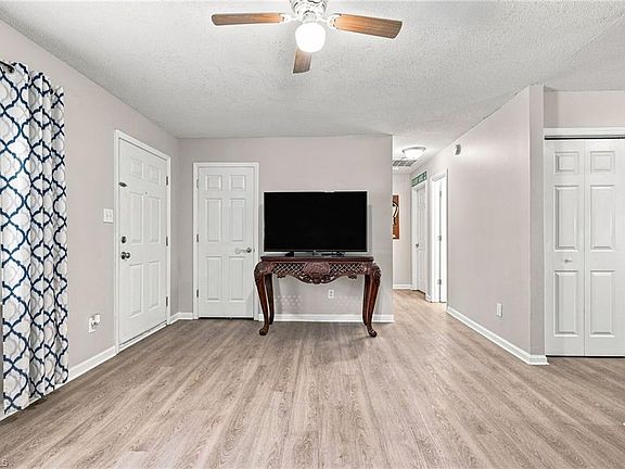 3rd image of 323 Avery Ave