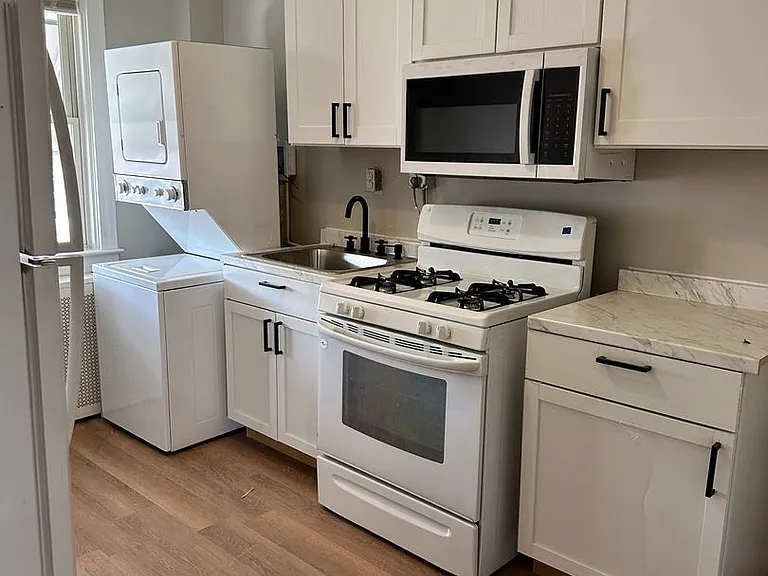 4353 Shamrock Ave — Photo 4