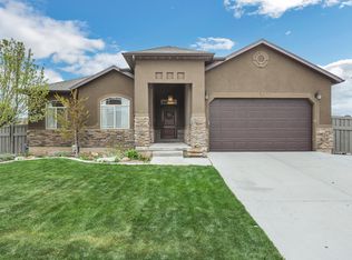 3804 E Barton Creek Dr, Eagle Mountain, UT 84005