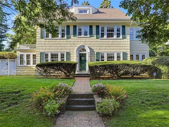 348 Doyle Ave, Providence, RI 02906