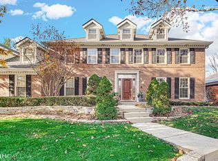 814 Claremont Dr, Downers Grove, IL 60516