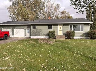 111 Adamsen Dr, Grafton, ND 58237
