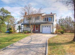 2 Bobann Dr, Nesconset, NY 11767