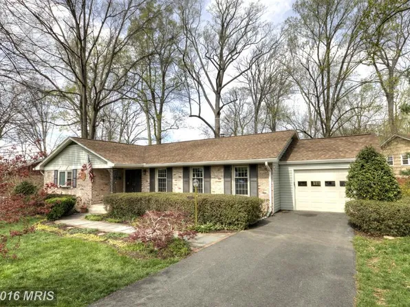 8806 Delfield Ln, Fairfax, VA 22031