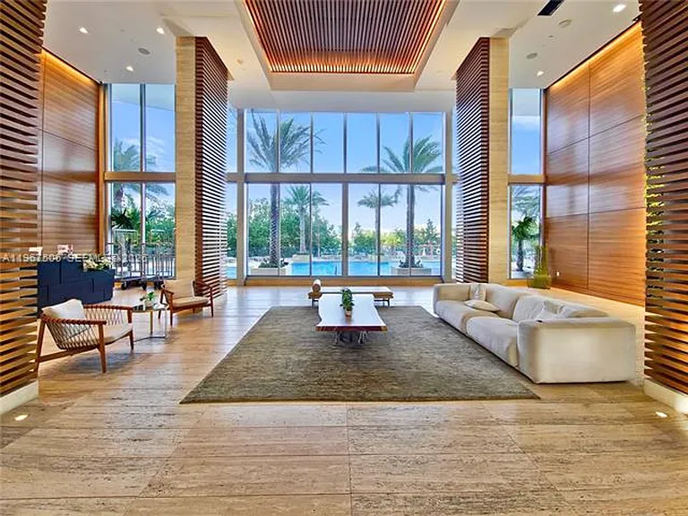 16385 Biscayne Blvd #3020 — Photo 28