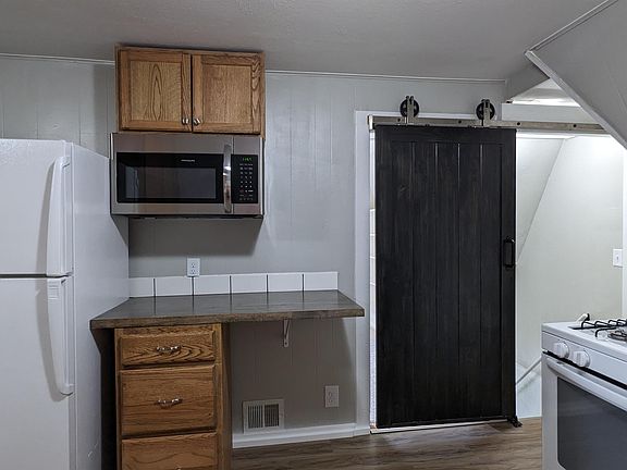 Kitchen - barn door open