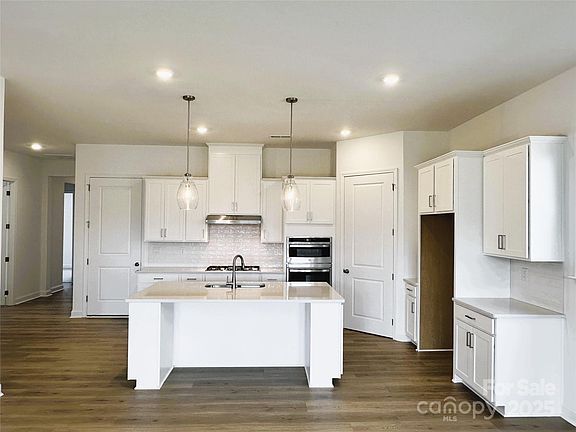 4th image of 523 Sunharvest Ln