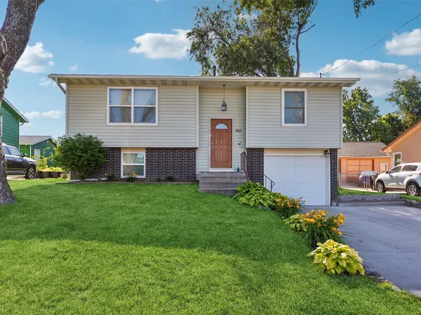 3821 SE 15th Ct, Des Moines, IA 50320