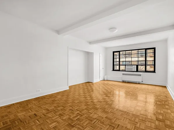 310 East 44th Street image 1 of 27