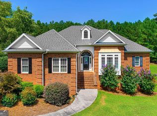 685 Melody Ln, Hartwell, GA 30643