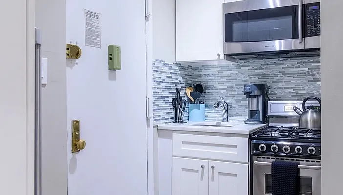 Rented by Urban Real Estate Property Group Inc | media 5