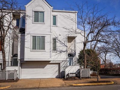 28 Columbus Square Dr, Saint Louis, MO, 63101