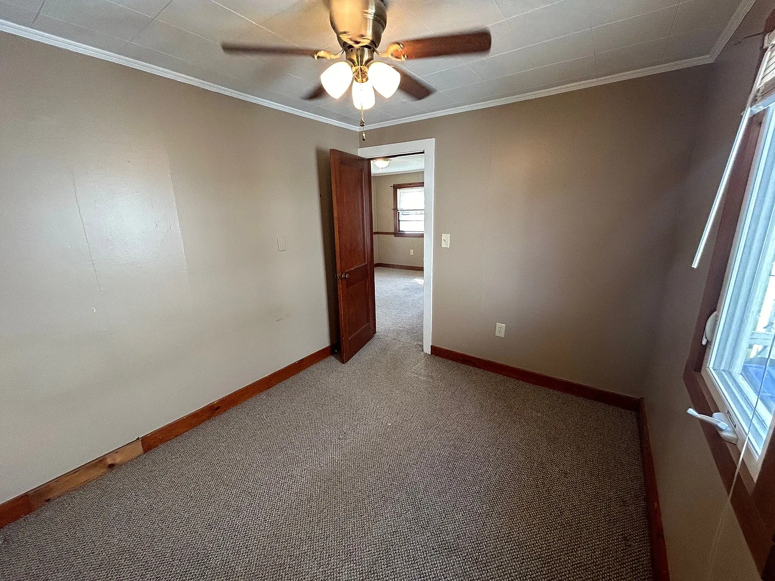 1 bed, 700 sqft, $1,600 — Photo 4