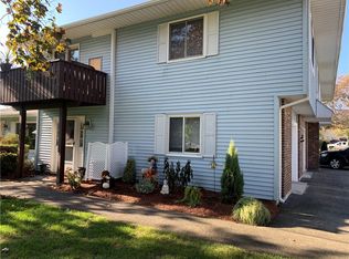 34 Fox Ridge Cres, Warwick, RI 02886