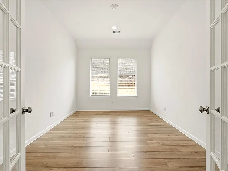 15551 Blue Lake Dr — Photo 11