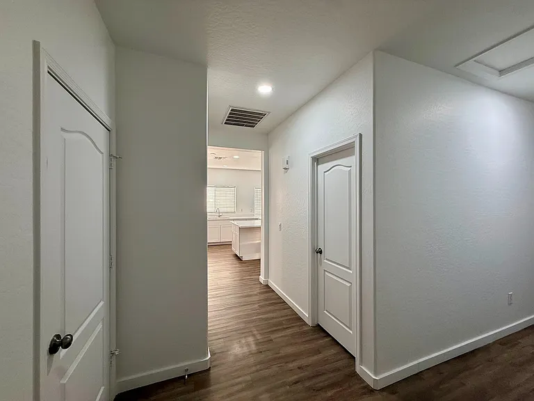 15238 W Custer Ln — Photo 23