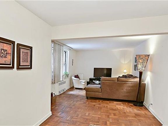 4th image of 3206 Fairfield Ave APT 2D