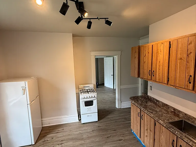 39 Kenmore Ave #1 — Photo 7