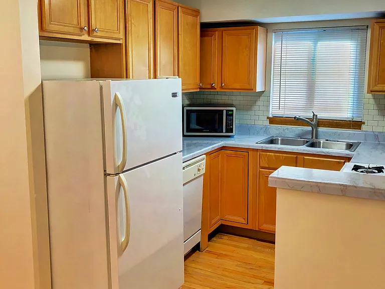 844 N Greenview Ave #CH — Photo 3
