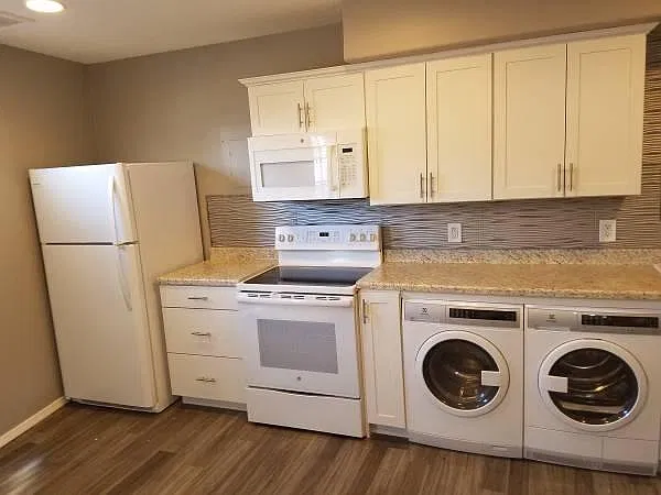1275 Jean Pl SE — Photo 4