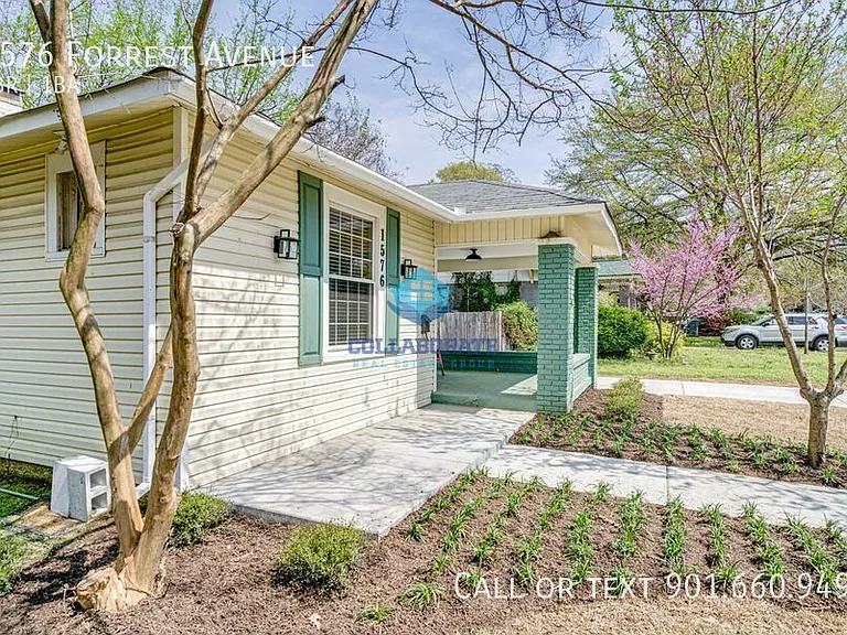 1576 Forrest Ave — Photo 2