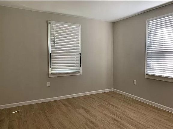 4th image of 2415 Eldridge Ave