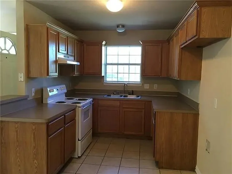 1506 E Mulkey St — Photo 2