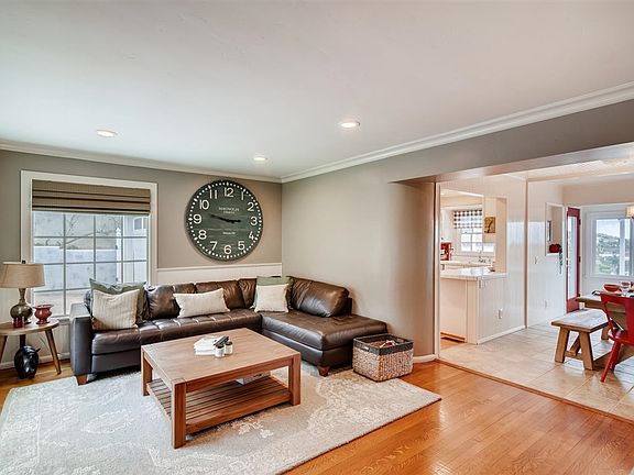 3rd image of 4372 Avon Dr