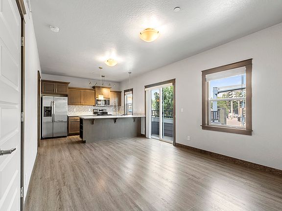 2BR, 2.5BA -744 SF
