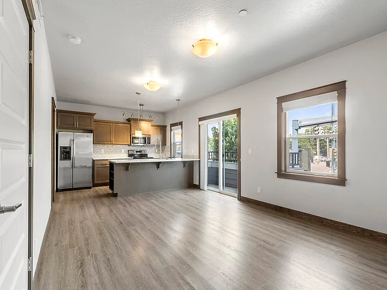 2BR, 2.5BA -744 SF