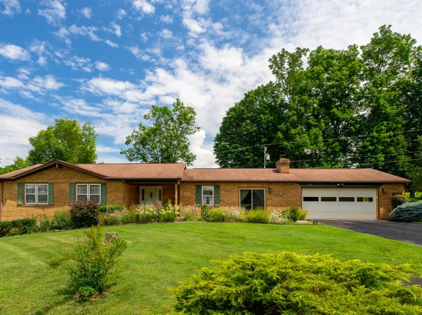 420 Cloverfield Ln, Lewisburg, WV 24901