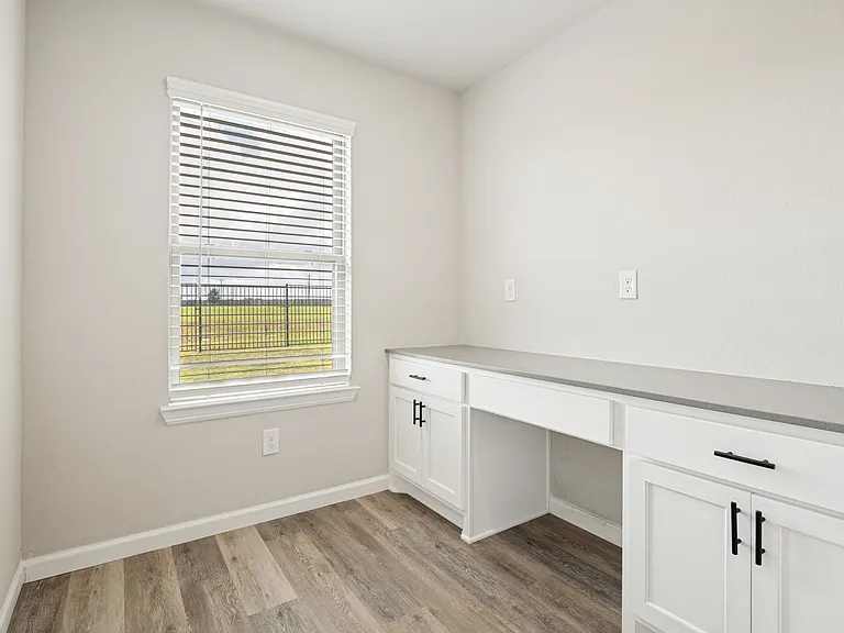 4709 Mayflower Dr — Photo 9