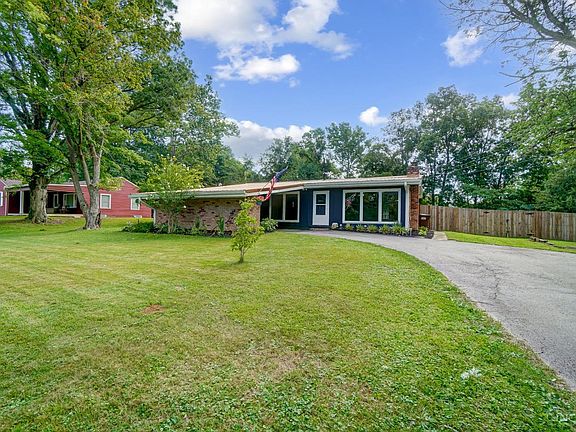 3rd image of 5804 Highview Dr