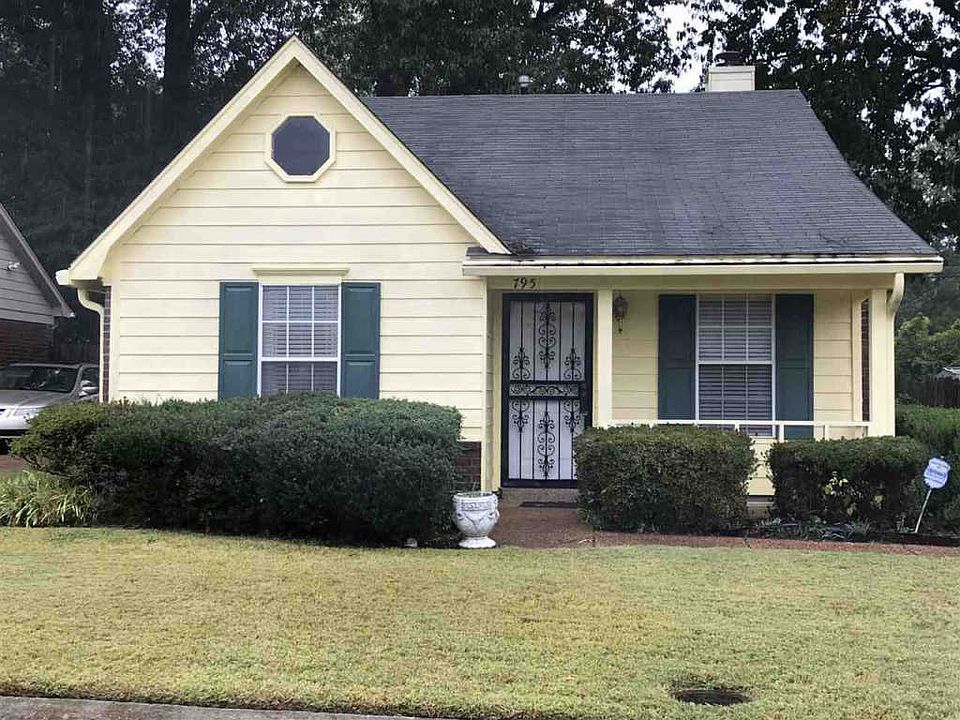 1st image of 795 Pecan Gardens Cir W