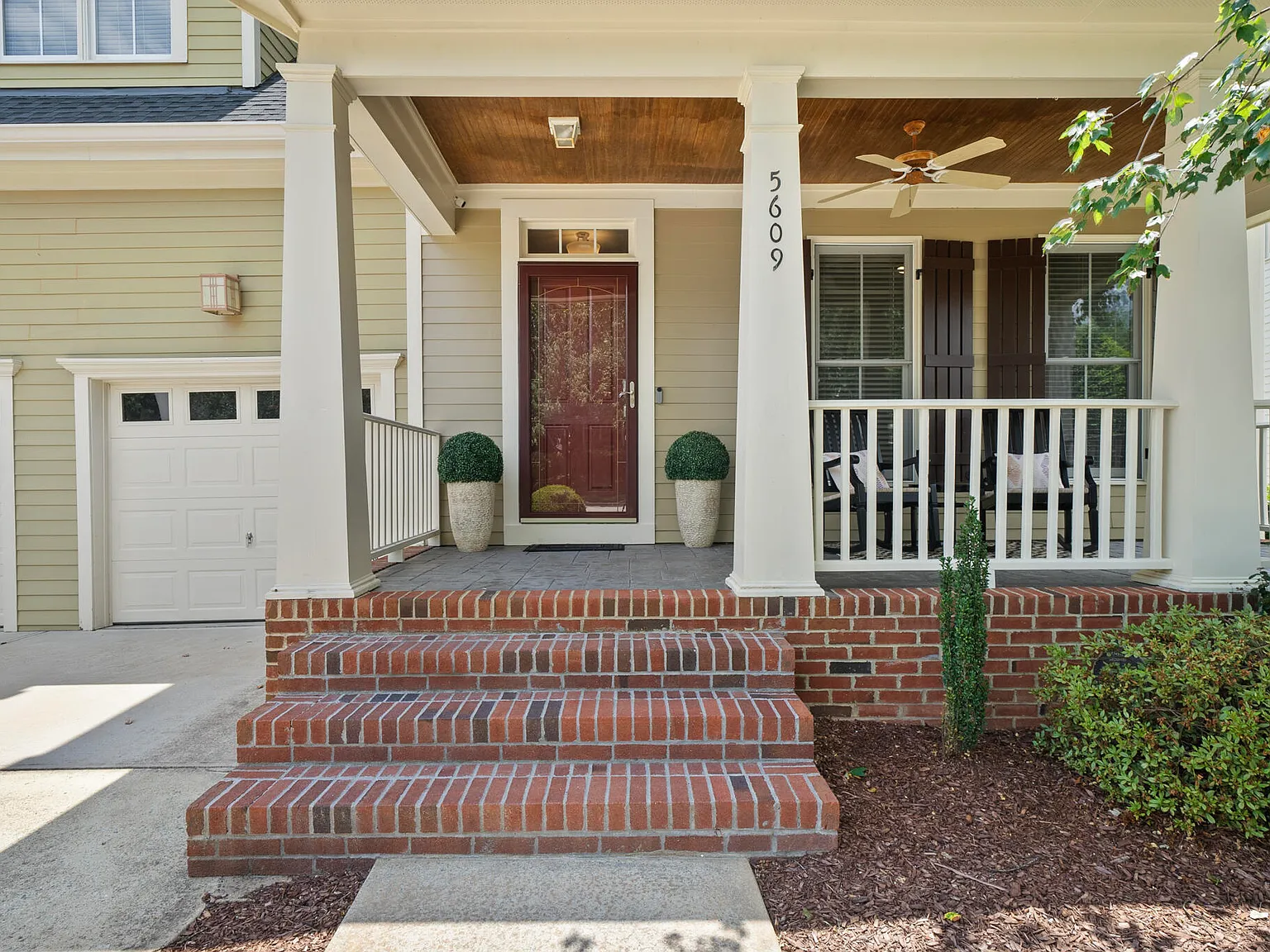 4 bed, 3.5 bath, 3691 sqft, $4,500 — Photo 3