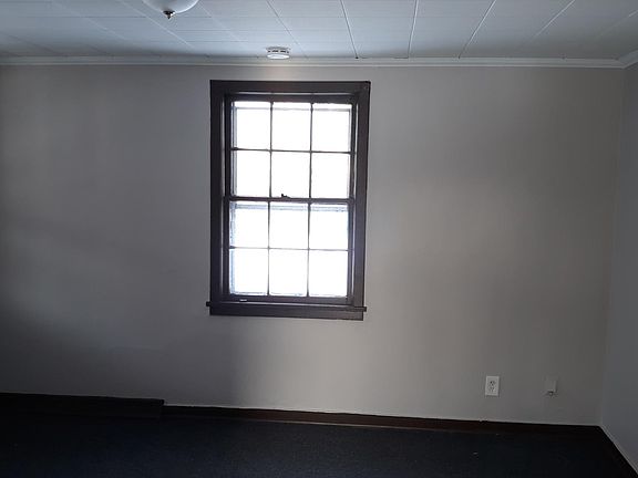 2nd image of 32 Crane Pl