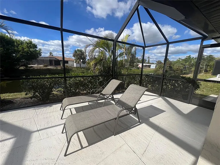 3177 Clifford St — Photo 31